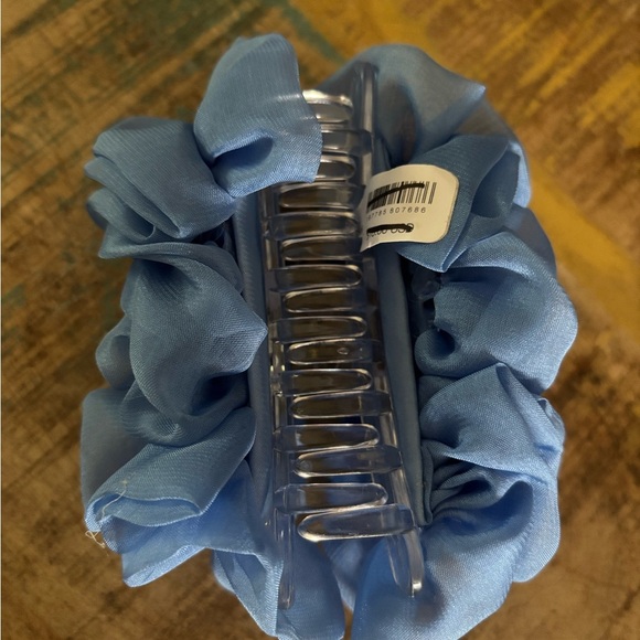 Free People Matilda Claw Clip NWT - Picture 5 of 5